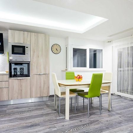 Apartments Villa Sofia スルベニ・ブル エクステリア 写真