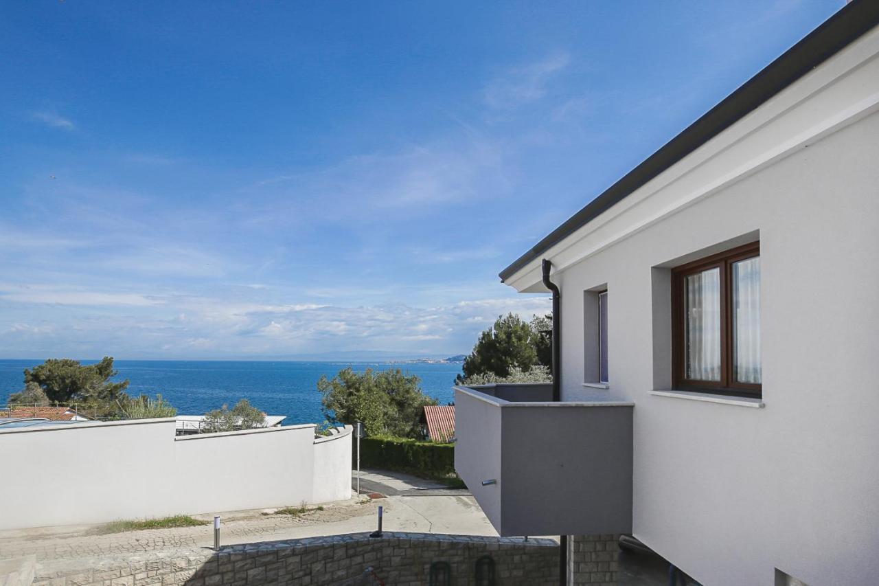 Apartments Villa Sofia スルベニ・ブル エクステリア 写真