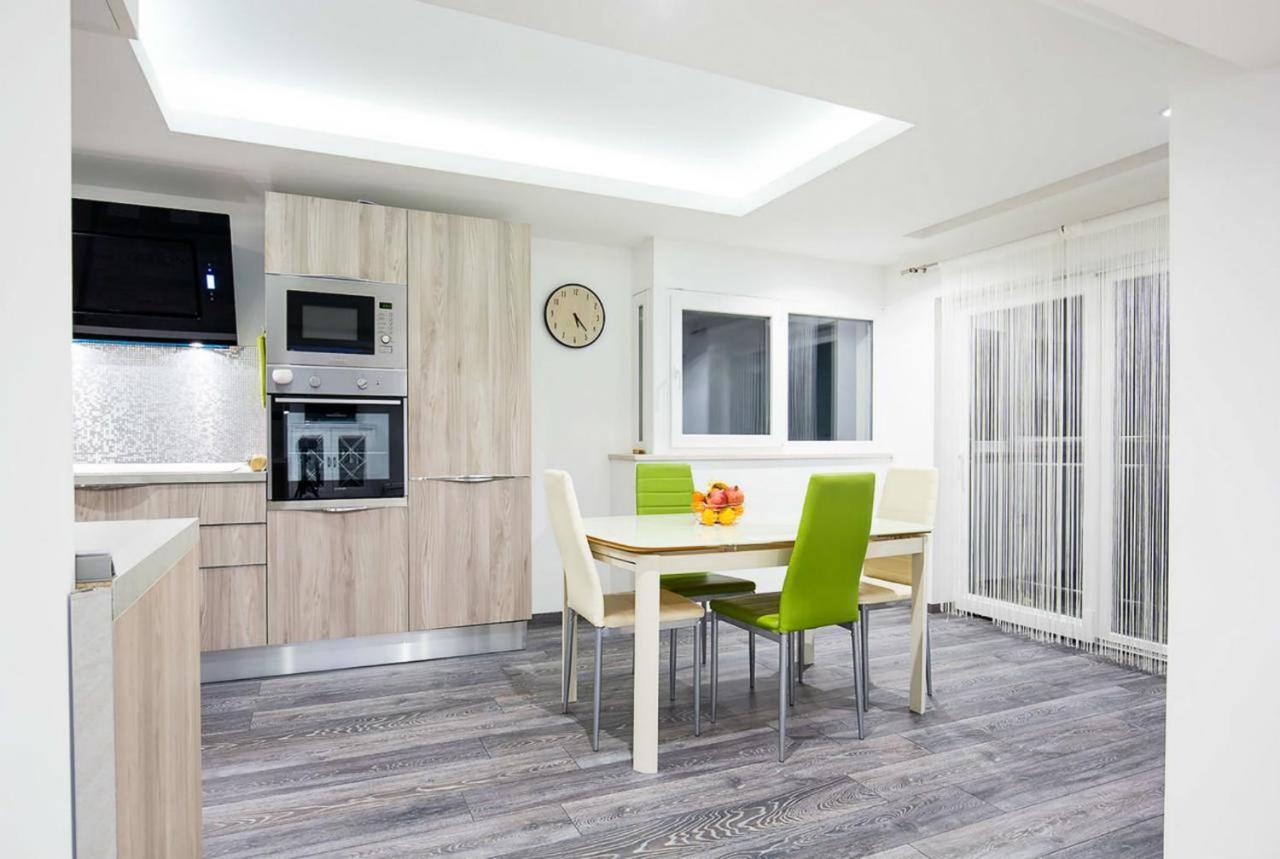 Apartments Villa Sofia スルベニ・ブル エクステリア 写真