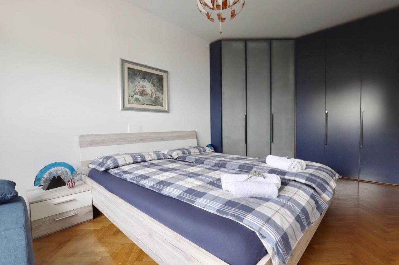 Apartments Villa Sofia スルベニ・ブル エクステリア 写真