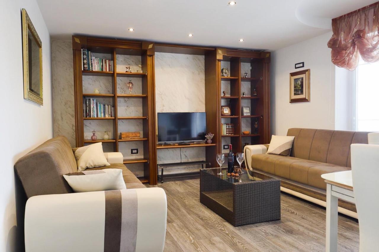 Apartments Villa Sofia スルベニ・ブル エクステリア 写真