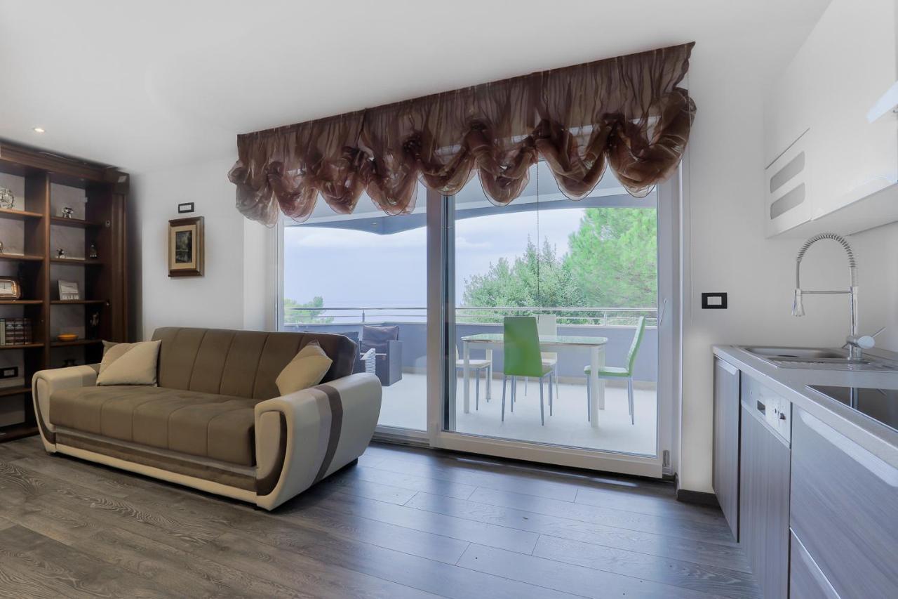 Apartments Villa Sofia スルベニ・ブル エクステリア 写真