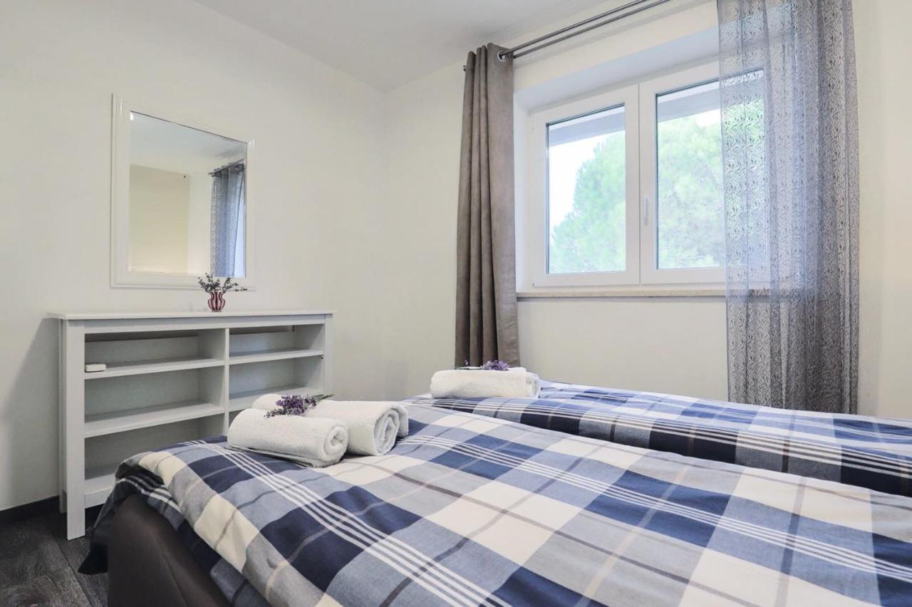 Apartments Villa Sofia スルベニ・ブル エクステリア 写真