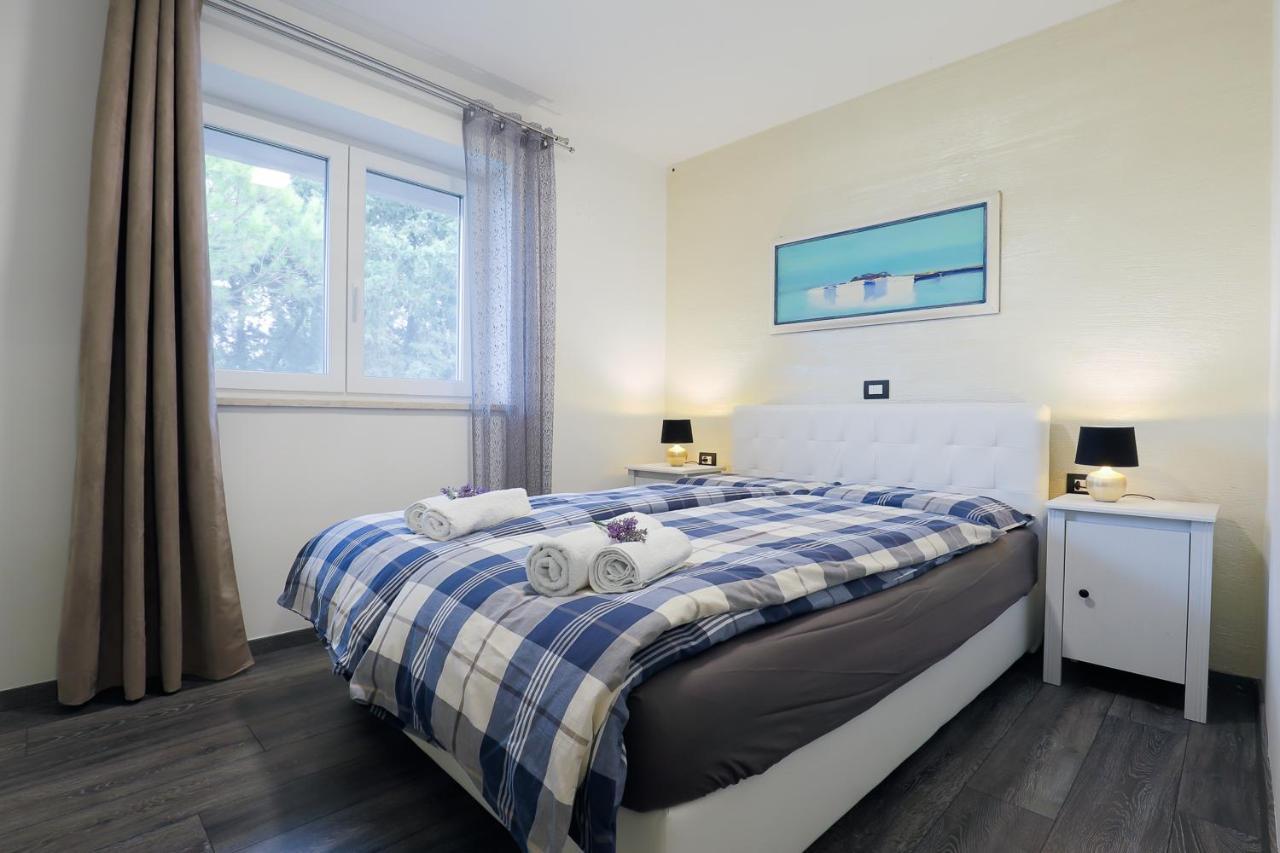 Apartments Villa Sofia スルベニ・ブル エクステリア 写真